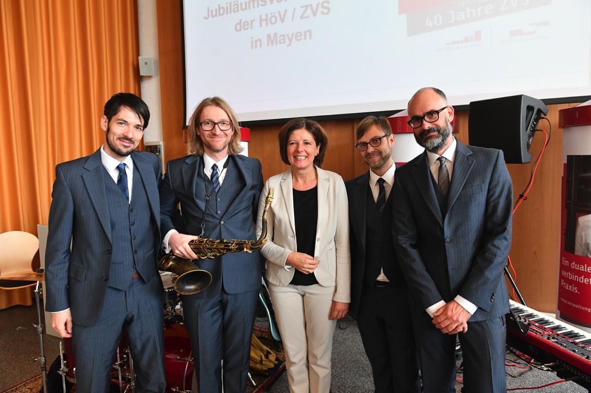 Die vier mit Frau Dreyer